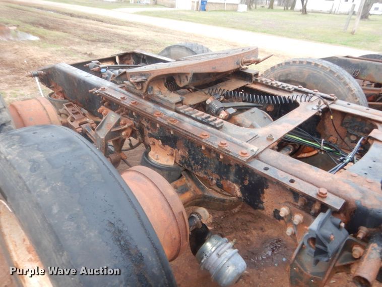 image for item HG9608 2007 Mack CHN613  semi truck