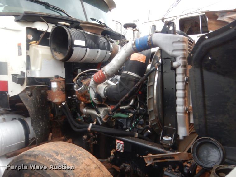 image for item HG9608 2007 Mack CHN613  semi truck