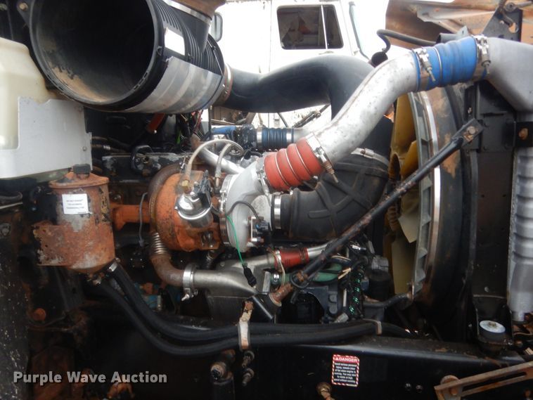 image for item HG9608 2007 Mack CHN613  semi truck