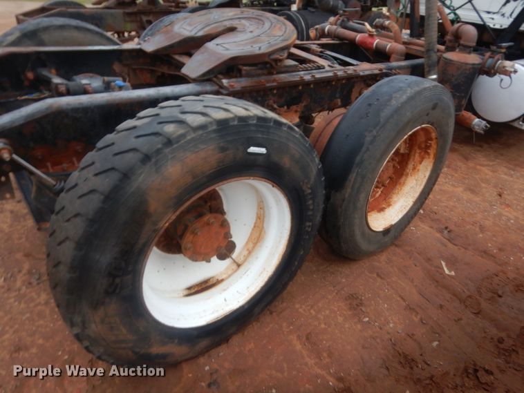 image for item HG9608 2007 Mack CHN613  semi truck