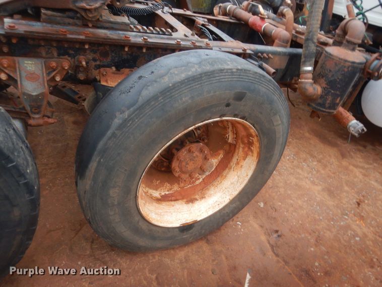 image for item HG9608 2007 Mack CHN613  semi truck