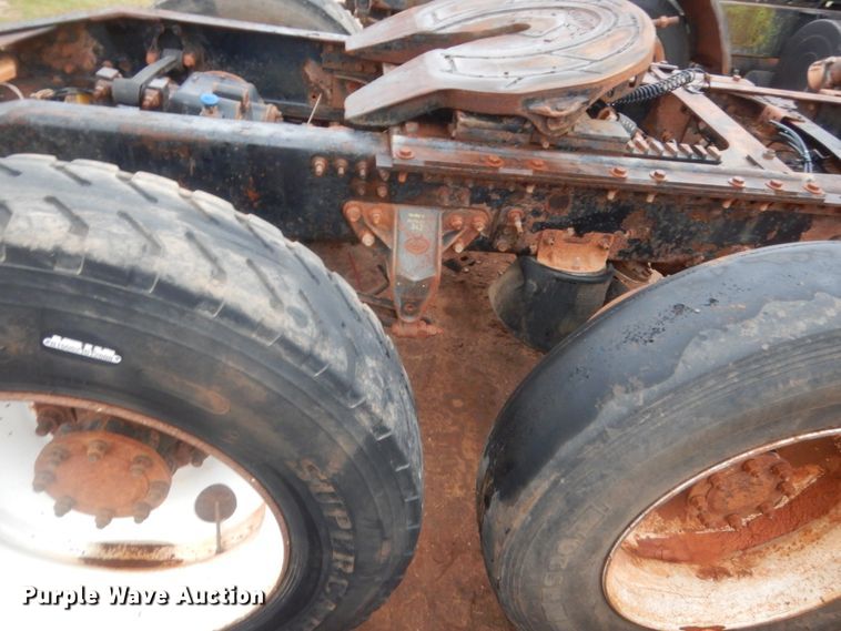 image for item HG9608 2007 Mack CHN613  semi truck