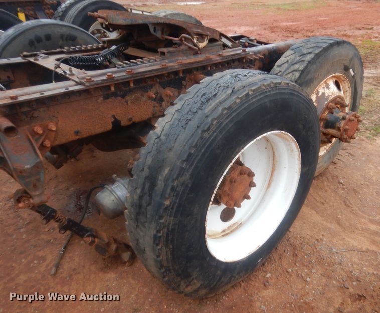 image for item HG9608 2007 Mack CHN613  semi truck