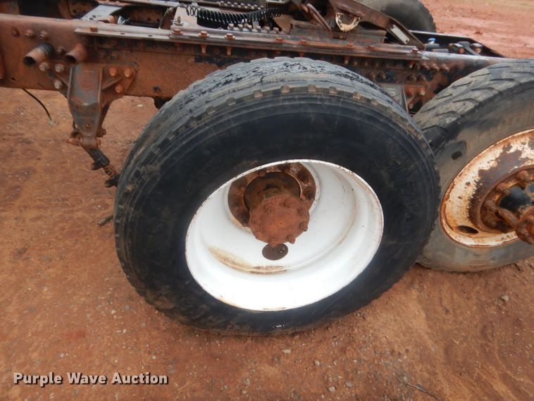 image for item HG9608 2007 Mack CHN613  semi truck