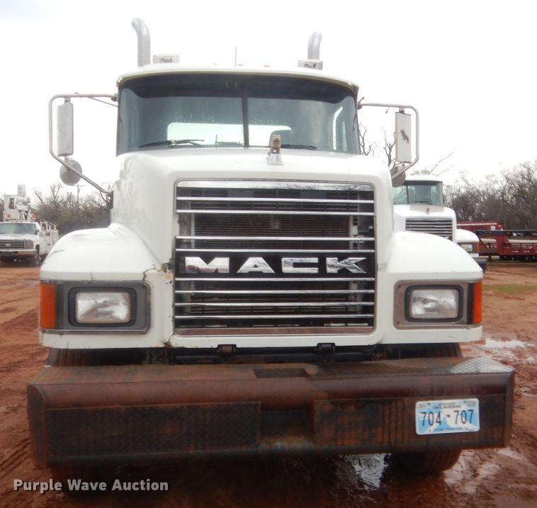 image for item HG9609 2007 Mack CHN  semi truck
