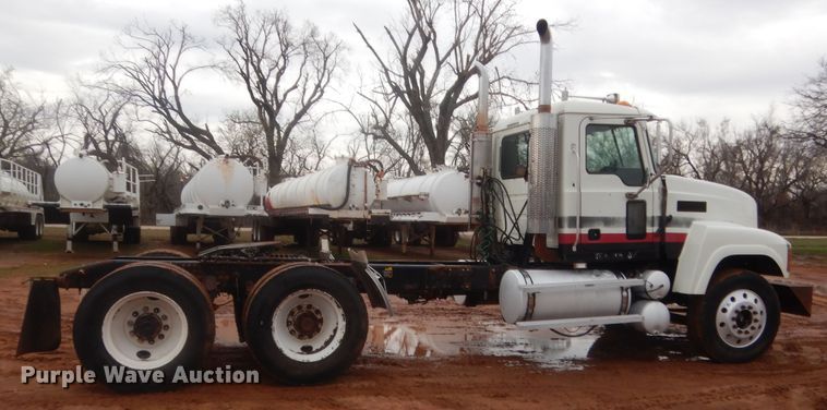 image for item HG9609 2007 Mack CHN  semi truck