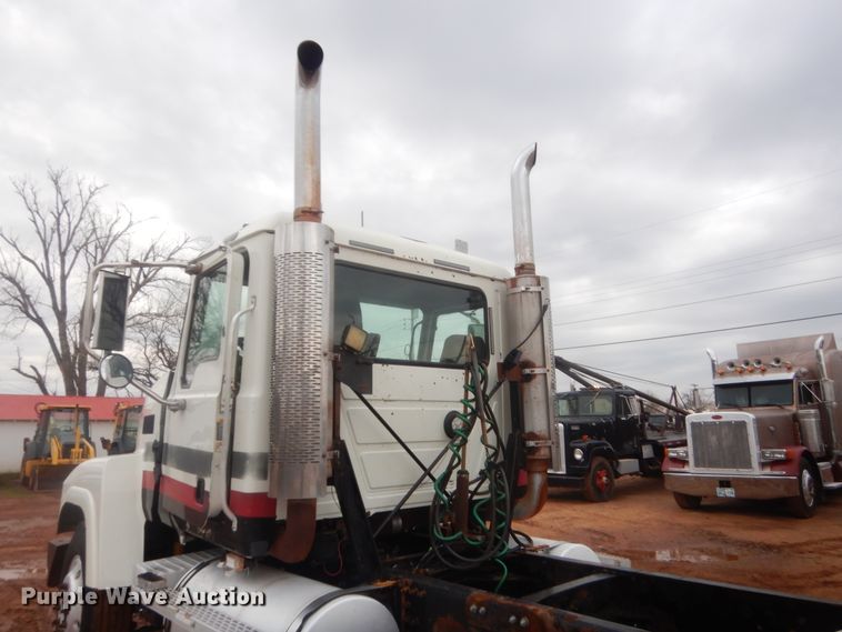 image for item HG9609 2007 Mack CHN  semi truck