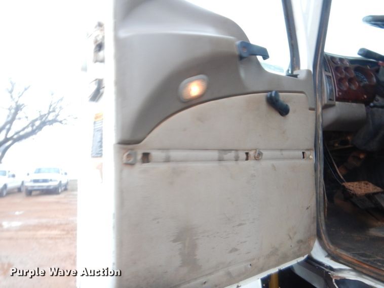 image for item HG9609 2007 Mack CHN  semi truck