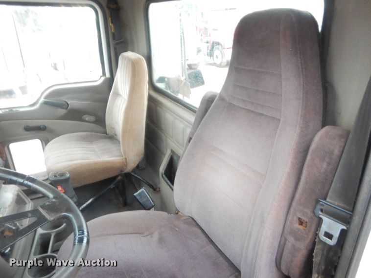 image for item HG9609 2007 Mack CHN  semi truck