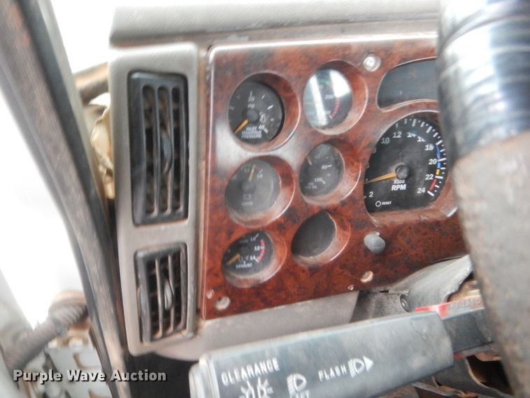 image for item HG9609 2007 Mack CHN  semi truck