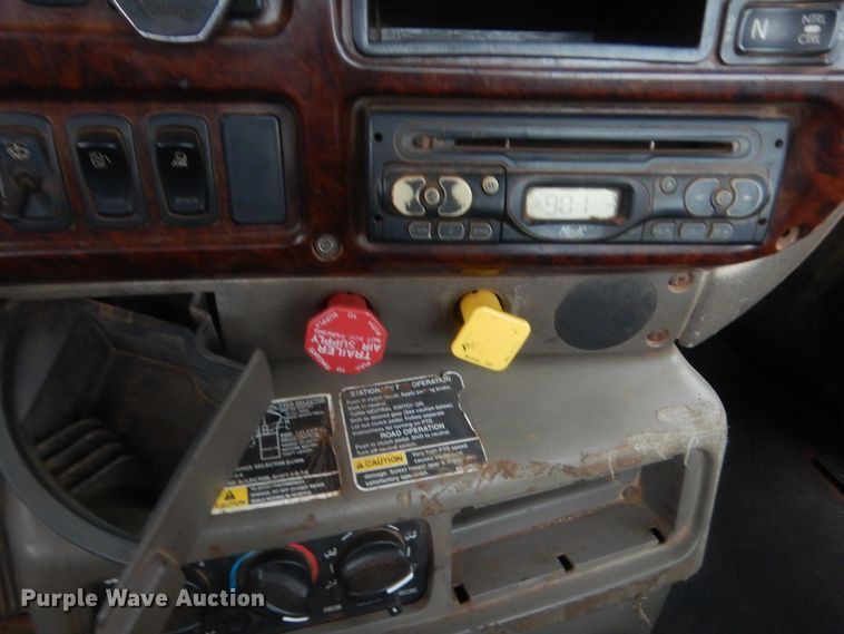 image for item HG9609 2007 Mack CHN  semi truck