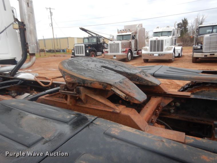 image for item HG9610 2002 Mack CH613  semi truck