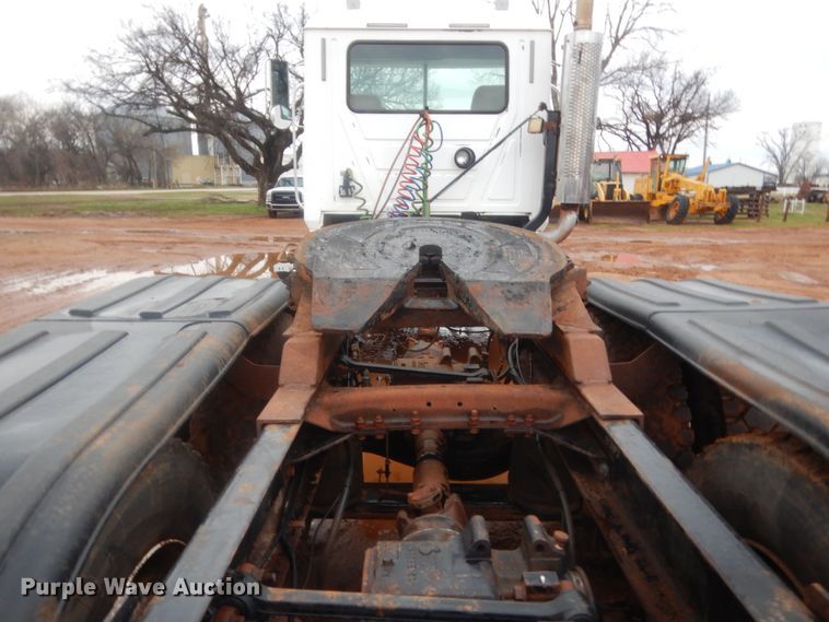 image for item HG9610 2002 Mack CH613  semi truck