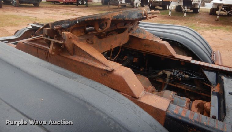 image for item HG9610 2002 Mack CH613  semi truck