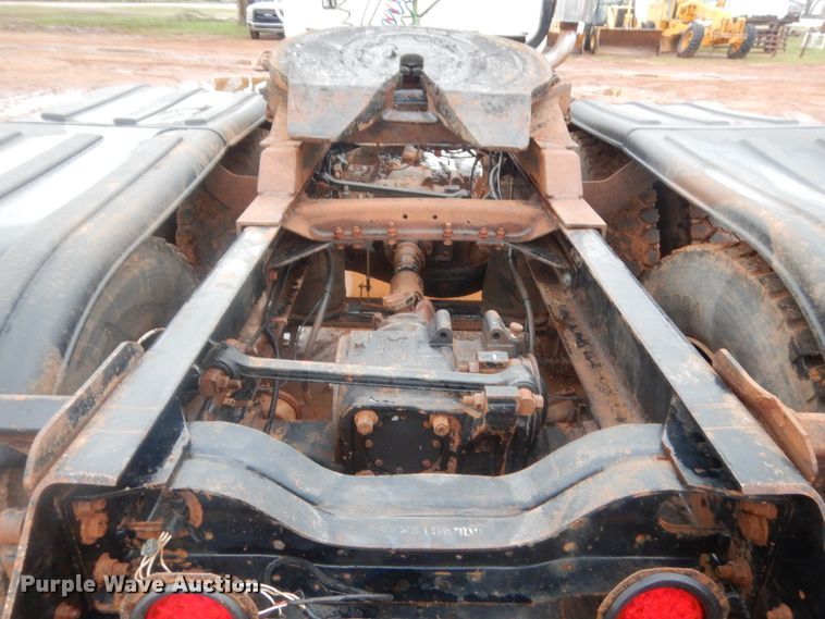 image for item HG9610 2002 Mack CH613  semi truck