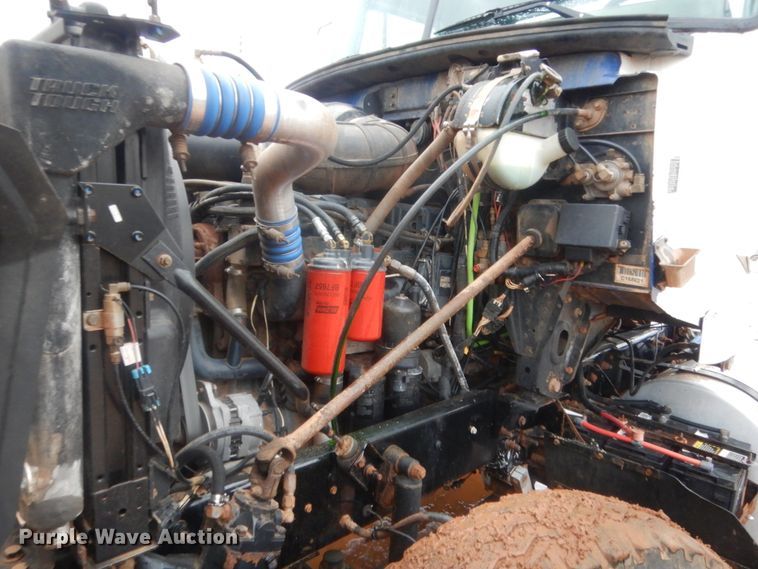 image for item HG9610 2002 Mack CH613  semi truck