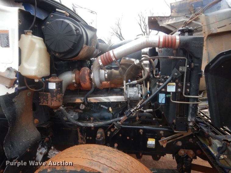 image for item HG9610 2002 Mack CH613  semi truck