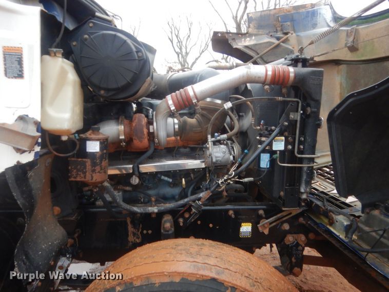 image for item HG9610 2002 Mack CH613  semi truck