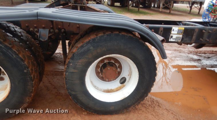 image for item HG9610 2002 Mack CH613  semi truck