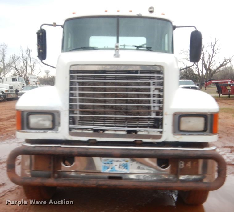 image for item HG9611 2007 Mack CHN  semi truck