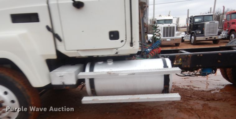 image for item HG9611 2007 Mack CHN  semi truck