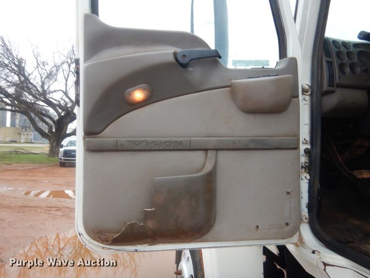 image for item HG9611 2007 Mack CHN  semi truck