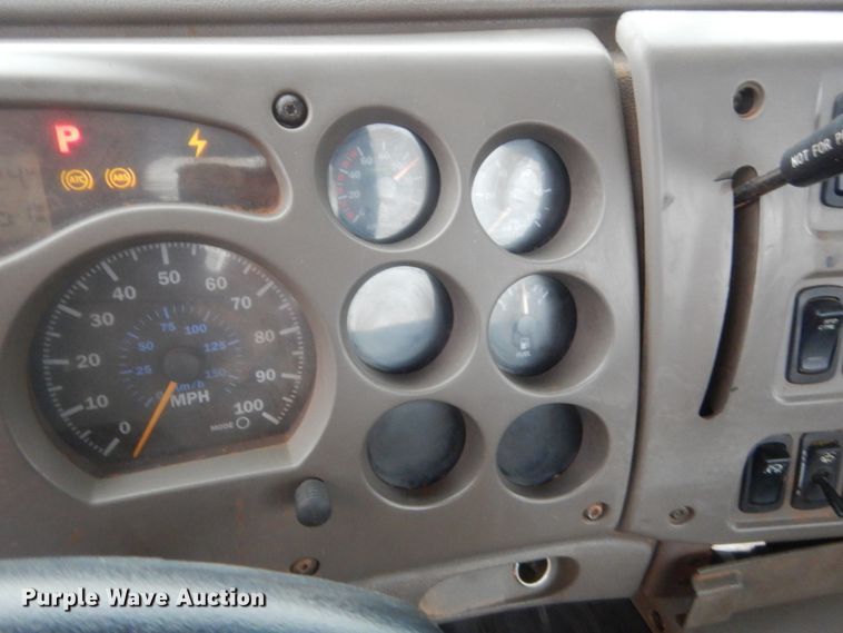 image for item HG9611 2007 Mack CHN  semi truck