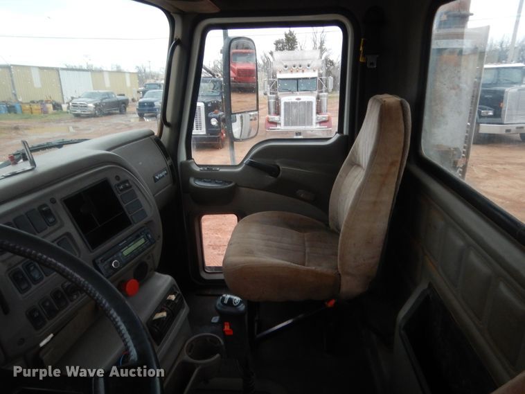 image for item HG9611 2007 Mack CHN  semi truck