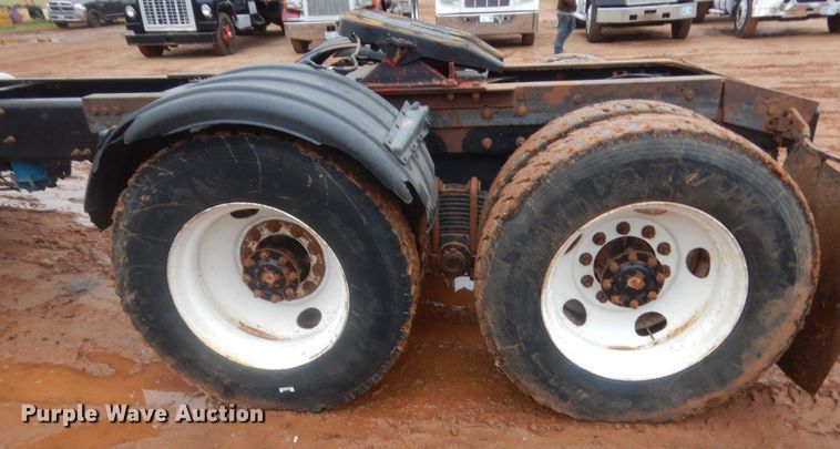 image for item HG9611 2007 Mack CHN  semi truck