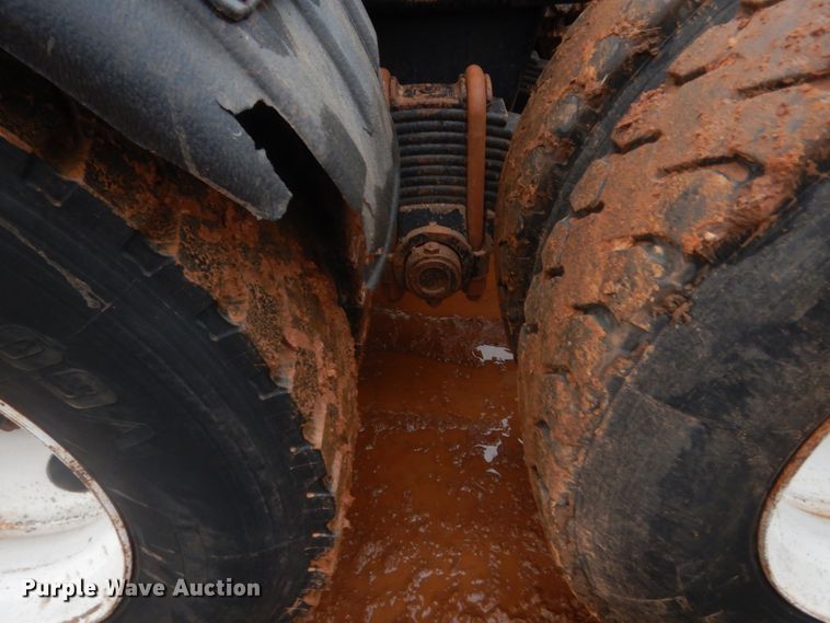 image for item HG9611 2007 Mack CHN  semi truck