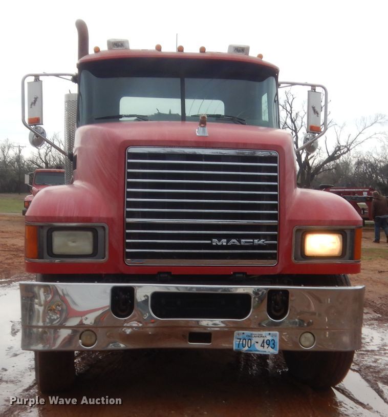 image for item HG9612 2008 Mack CHU613  semi truck