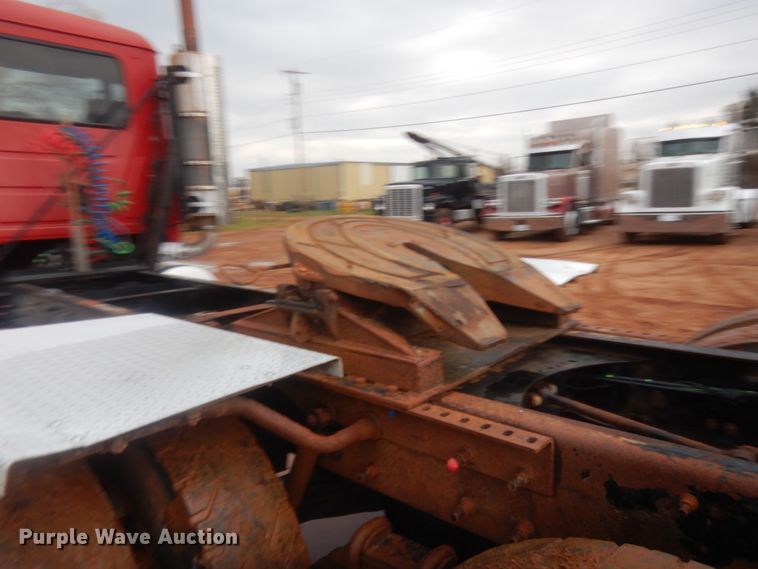 image for item HG9612 2008 Mack CHU613  semi truck