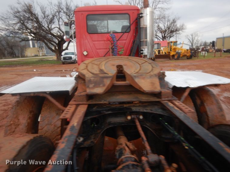 image for item HG9612 2008 Mack CHU613  semi truck