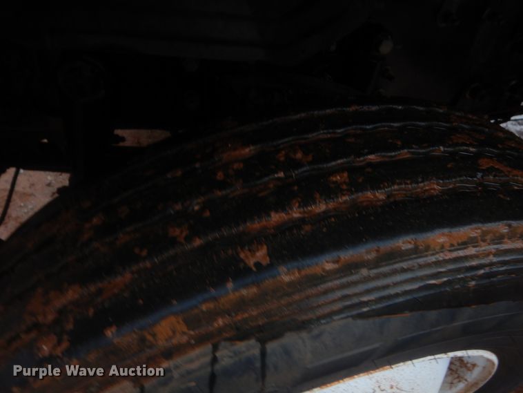 image for item HG9612 2008 Mack CHU613  semi truck