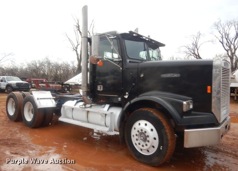 image for item HG9613 1988 Freightliner FLC  semi truck