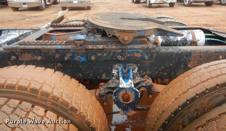 image for item HG9613 1988 Freightliner FLC  semi truck