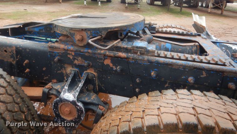 image for item HG9613 1988 Freightliner FLC  semi truck