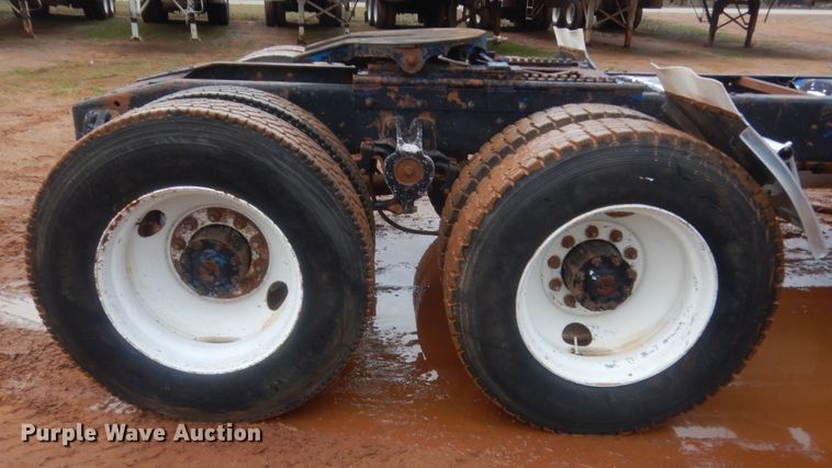 image for item HG9613 1988 Freightliner FLC  semi truck