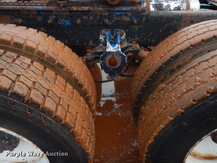 image for item HG9613 1988 Freightliner FLC  semi truck