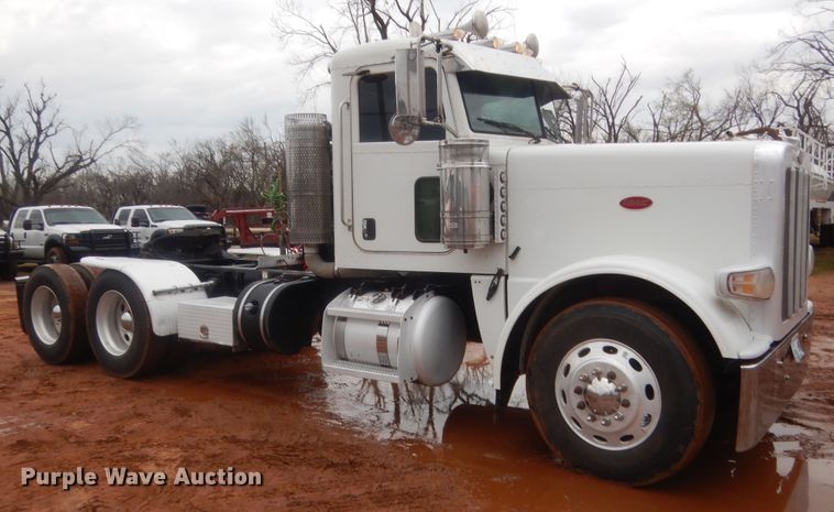 image for item HG9614 2012 Peterbilt 388  semi truck