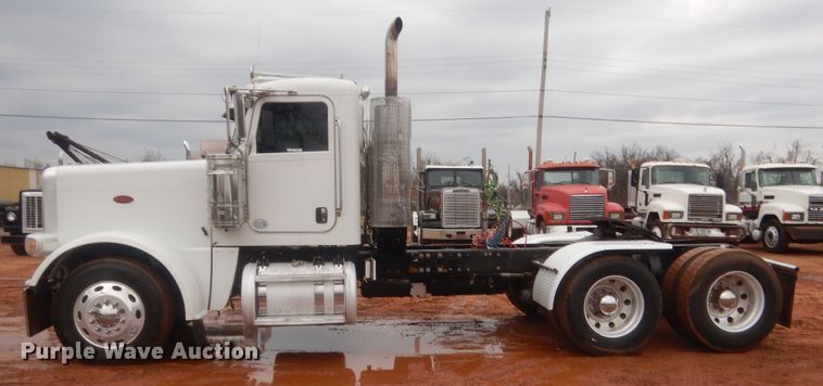 image for item HG9614 2012 Peterbilt 388  semi truck