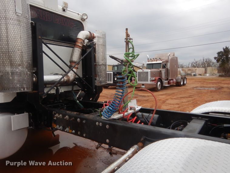 image for item HG9614 2012 Peterbilt 388  semi truck