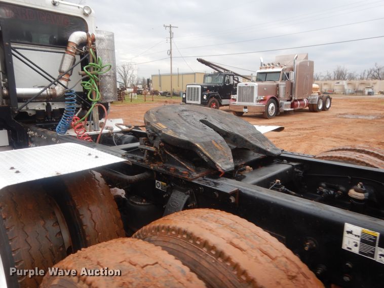 image for item HG9614 2012 Peterbilt 388  semi truck