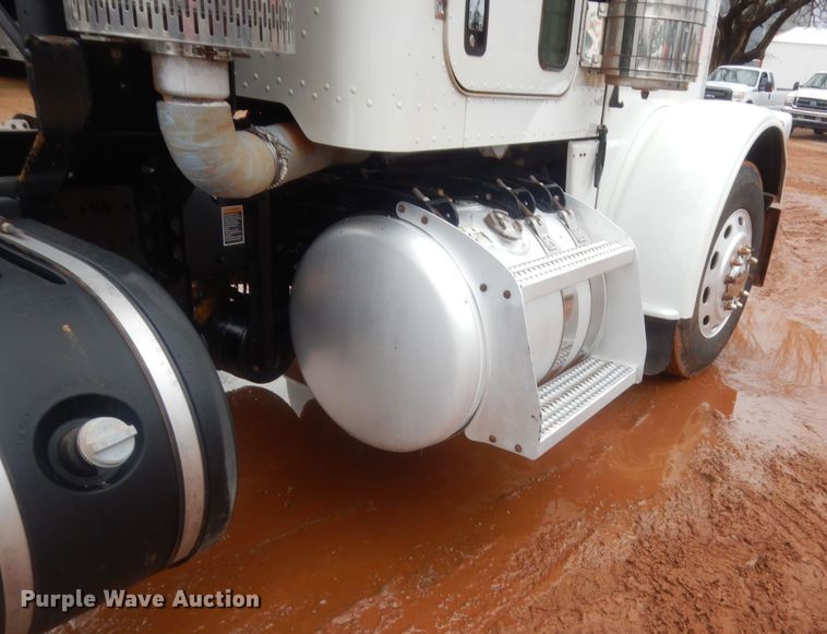 image for item HG9614 2012 Peterbilt 388  semi truck