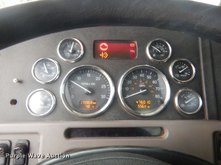 image for item HG9614 2012 Peterbilt 388  semi truck