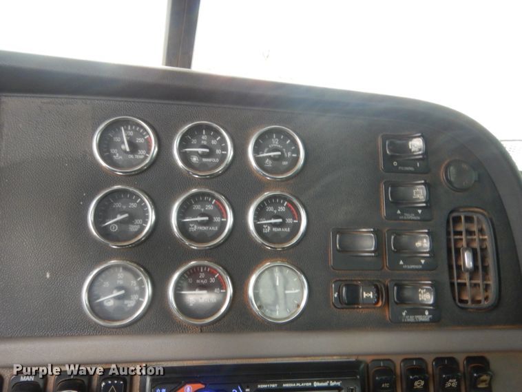 image for item HG9614 2012 Peterbilt 388  semi truck