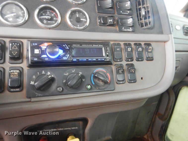 image for item HG9614 2012 Peterbilt 388  semi truck