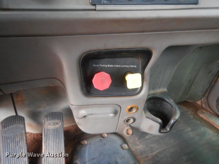 image for item HG9614 2012 Peterbilt 388  semi truck