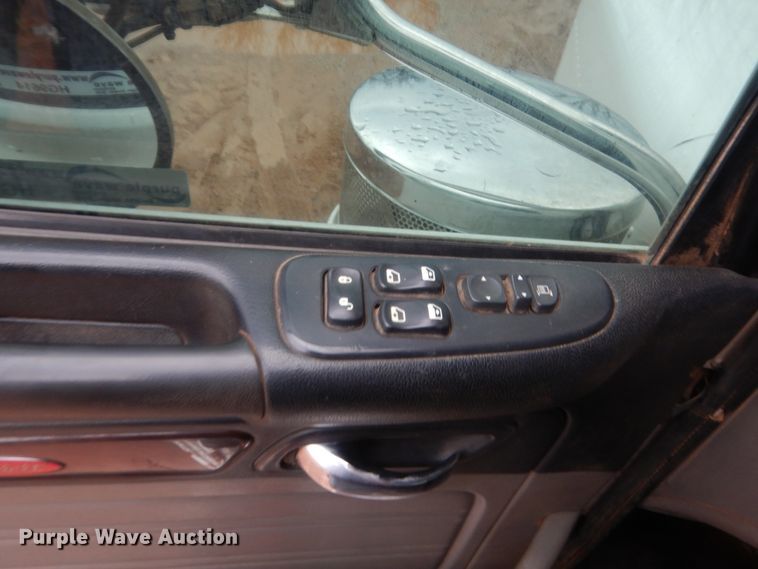 image for item HG9614 2012 Peterbilt 388  semi truck