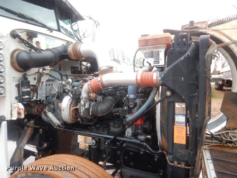 image for item HG9614 2012 Peterbilt 388  semi truck